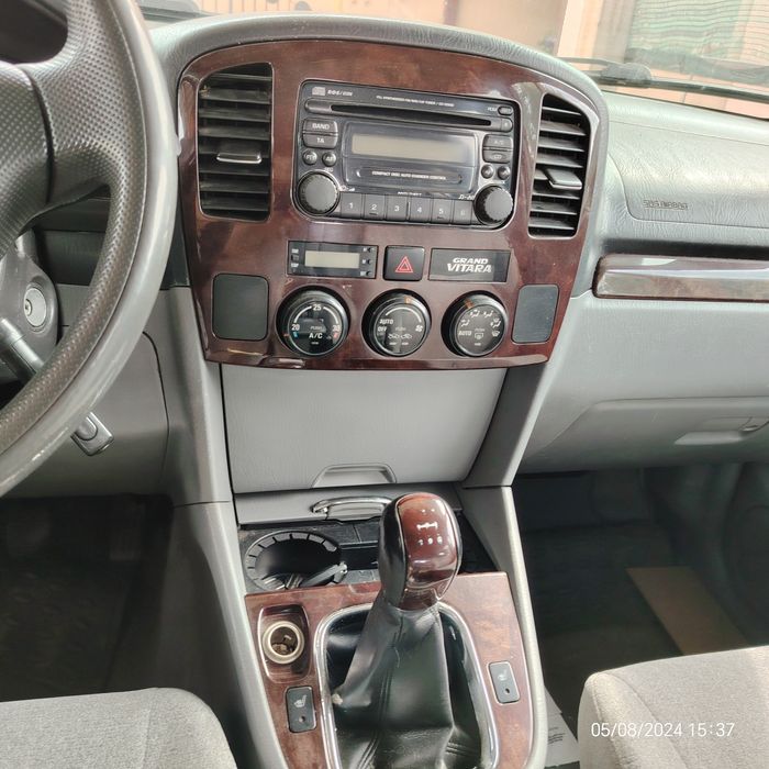 Suzuki vitara XL 7 4X4 dotat ofroad cu toliu și roti de teren!