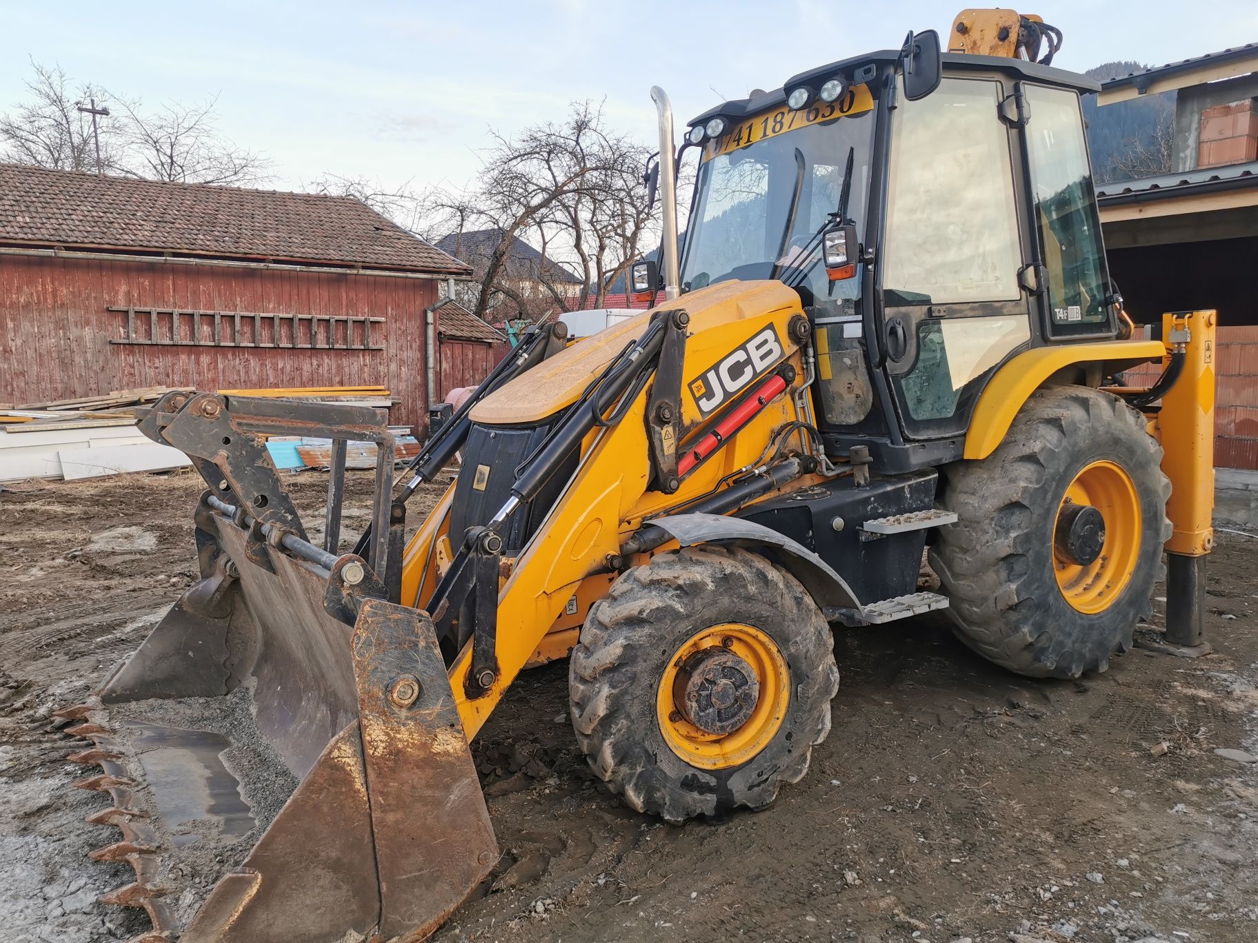 Buldoexcavator JCB 3CX