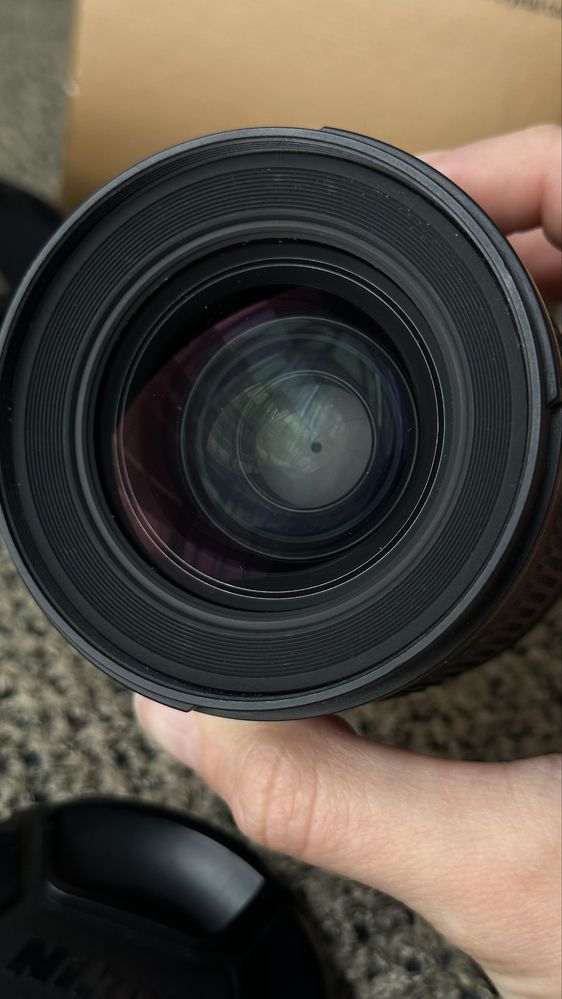 Обектив Nikkor 28 mm, 1.8g