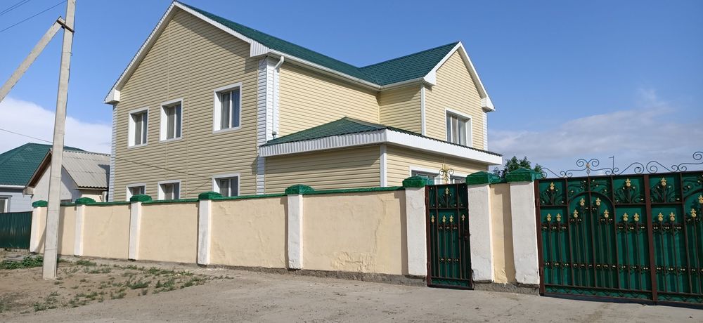 Продам красивый 2х этажный дом