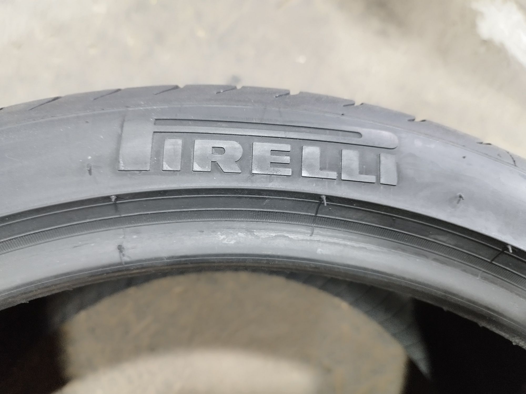 2 anvelope de vară (ca noi)Pirelli P Zero 295/30/20,dot 2019