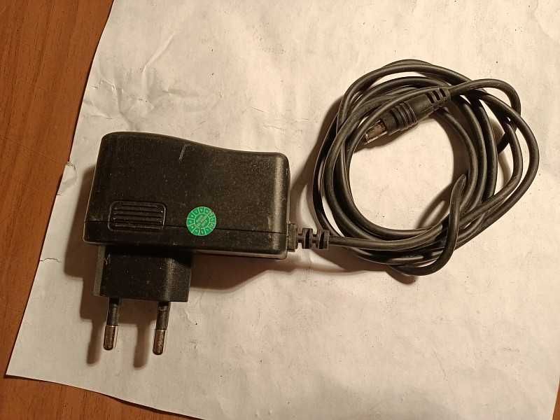 Продам адаптер питания  12V--1A. 5000 тг.