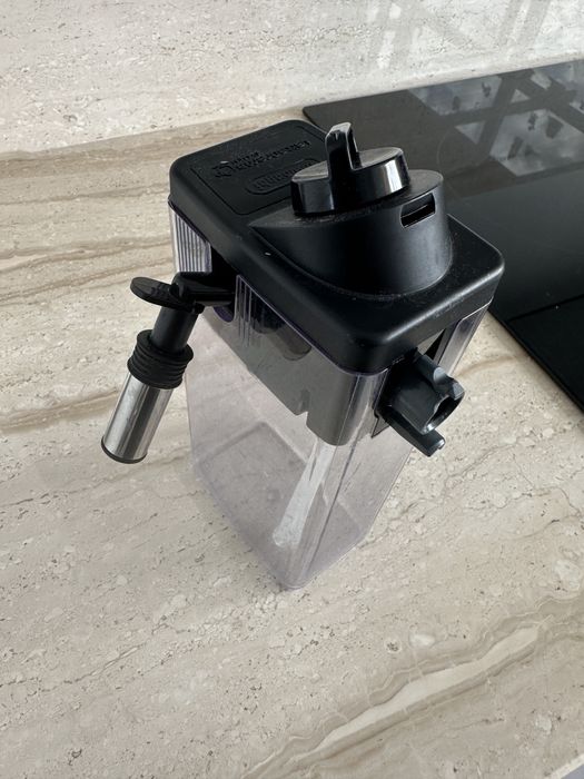 Продавам кафемашина Delonghi