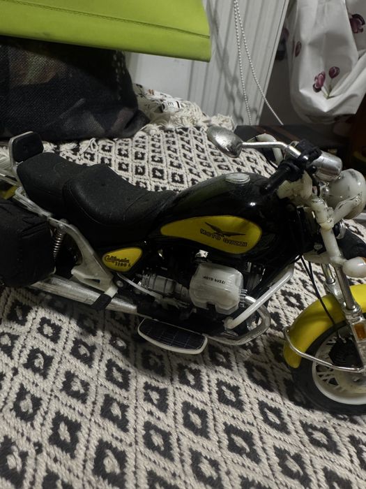 Moto Guzzi California 1100 i 1:18