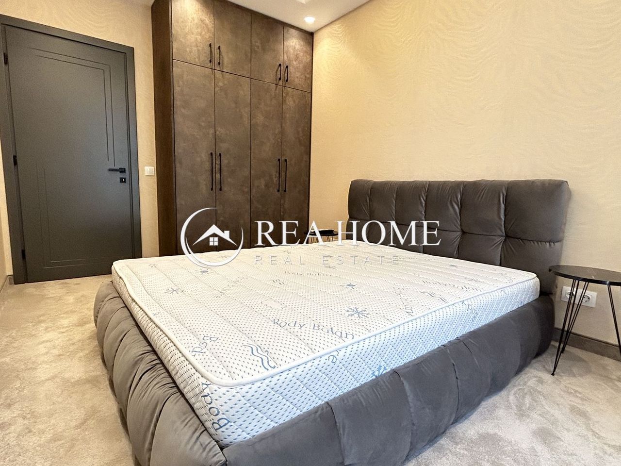 Дава се под наем Тристаен апартамент в София, Бъкстон - 110 кв.м за 1099 € - Снимка #9