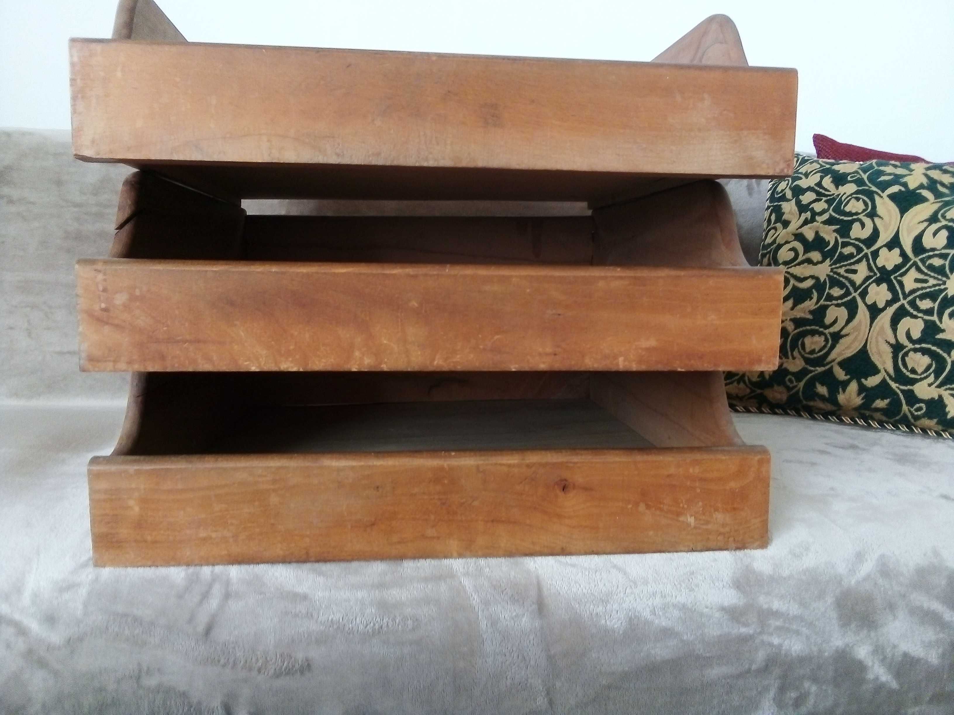 3 чекмеджета за ретро гардероб от масивна дървесина