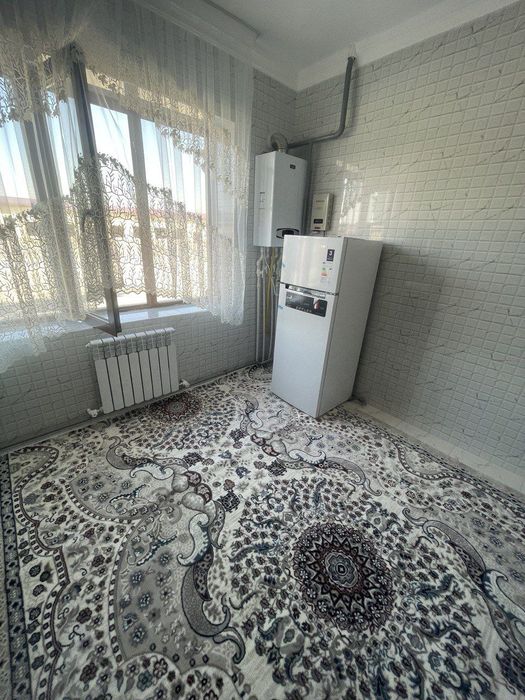 Сельхоз ,Сампи Чак чук бозор срочно сдам 2 комнатную квартиру с обстан