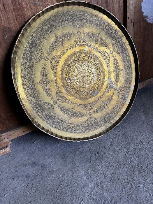 Османско шкафче за лъскане на обувки и арабска масичка