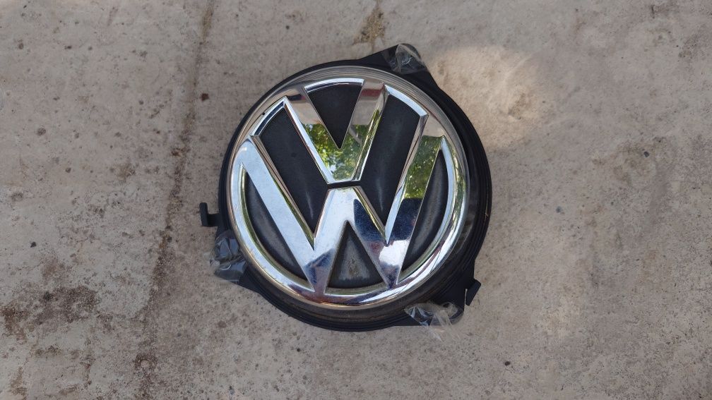 ТегличРезервна гума; емблема и чистачка VW POLO 6R, Golf, Passat В8;