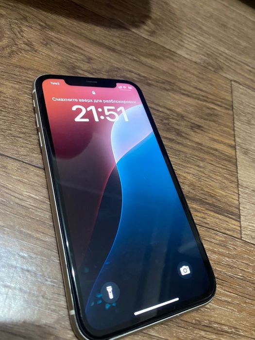 продаю айфон 11 белый