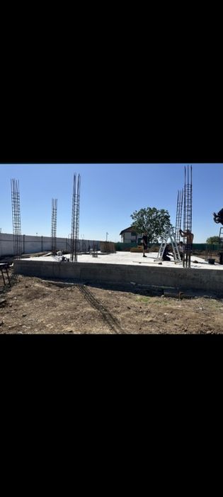 Execut lucrări: Case,Vile la roșu Acoperișe Garduri  placi