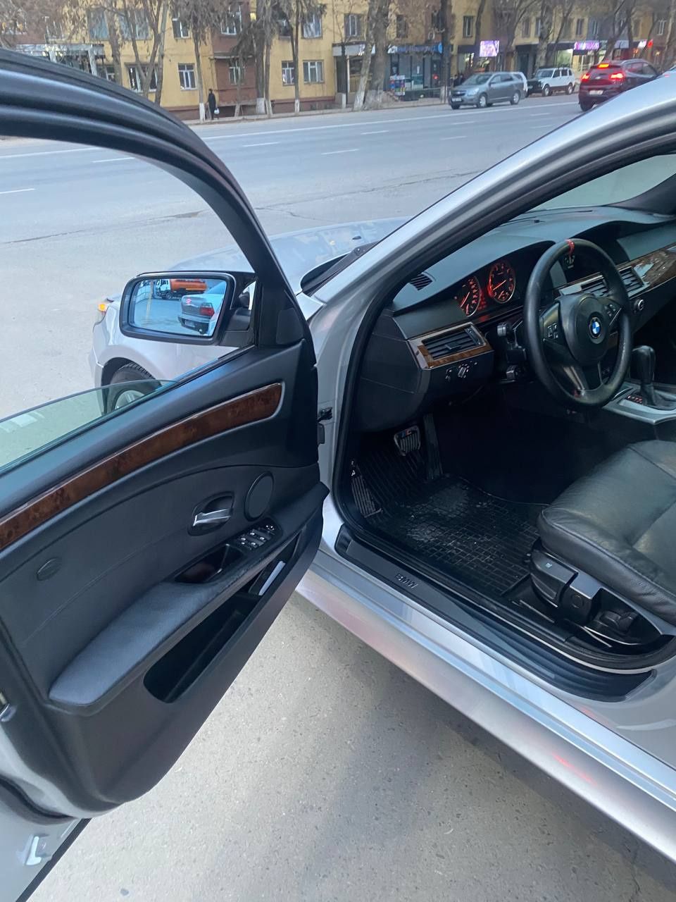 BMW E60 2004 sotiladi