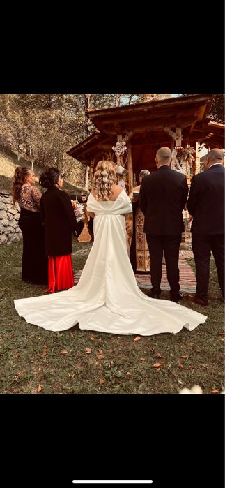 Vand rochie de mireasa