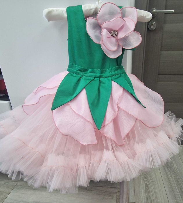 Rochita model Unicat Floare fetite 3-5 ani (98-110)