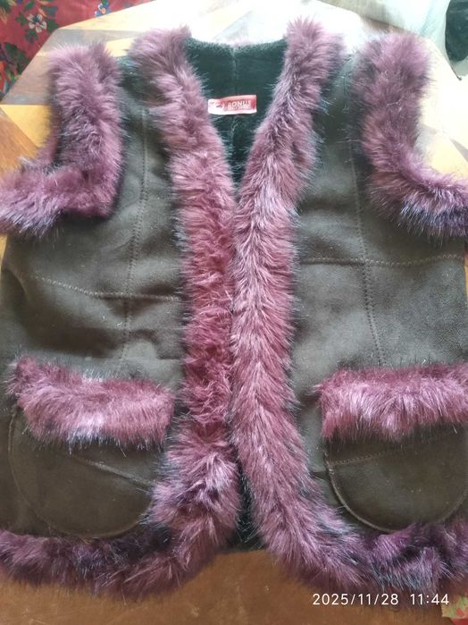 Срочно продается безрукавка.