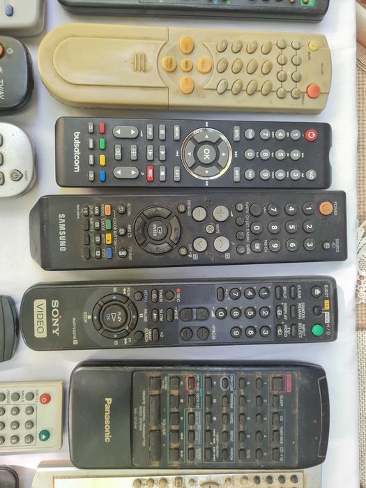 38 бр. дистанционни за продажба от колекцията ми