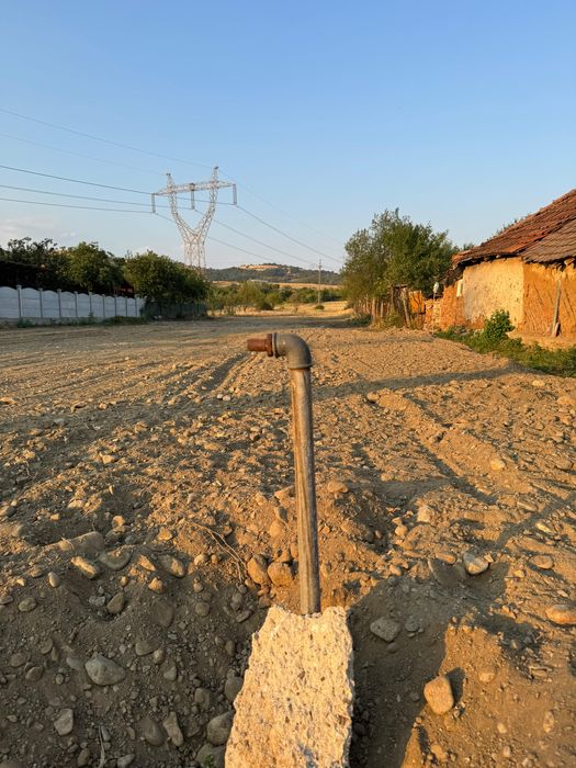 Vând teren intravilan – Izvorul Bîrzii, Mehedinți