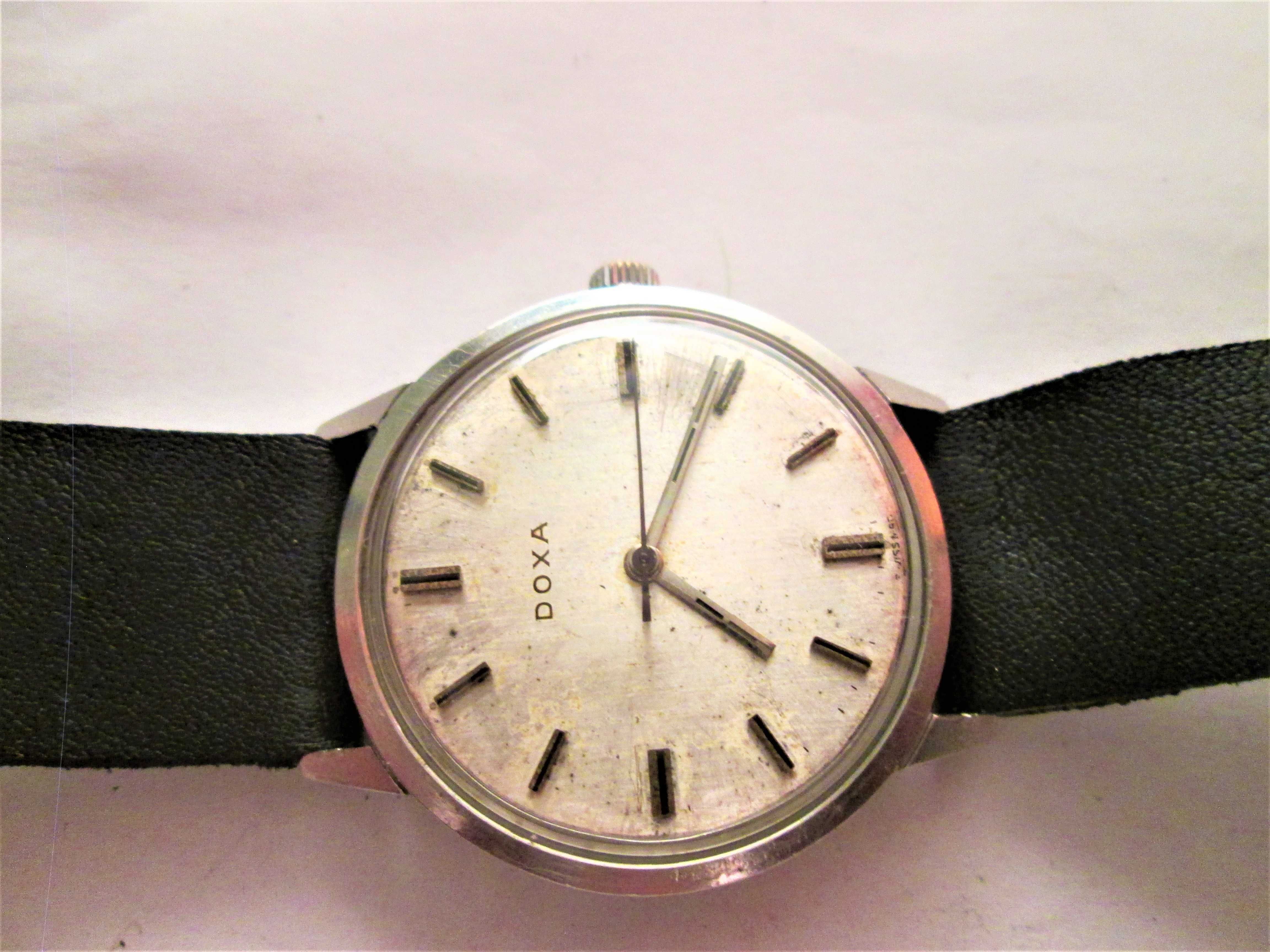 ceas Doxa an 1985 carcasa de otel inoxidabil, diametrul 35 mm