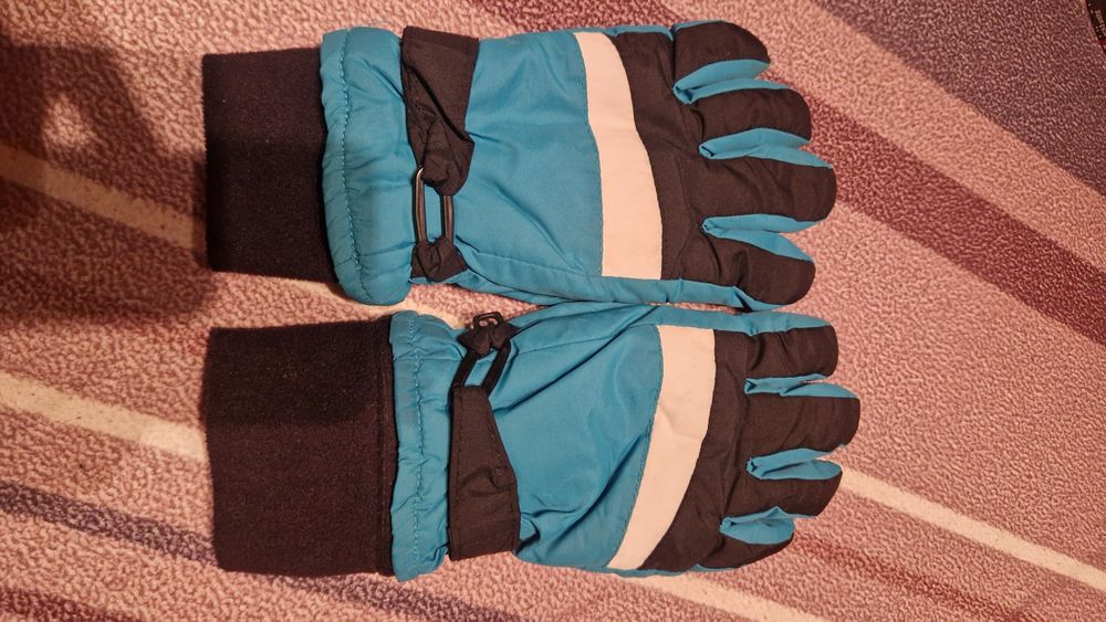 Mănuși ski și snowboard marimea 6 (pt 12-14 ani)