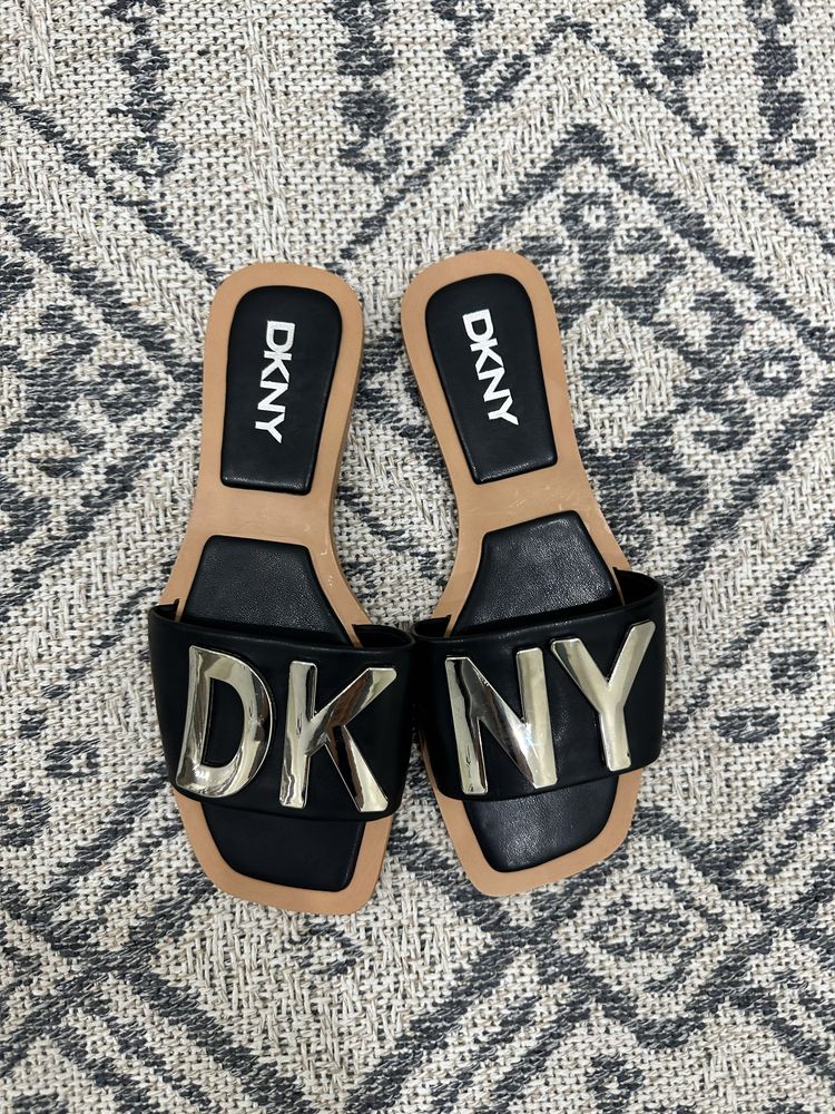 Продам шлепки DKNY