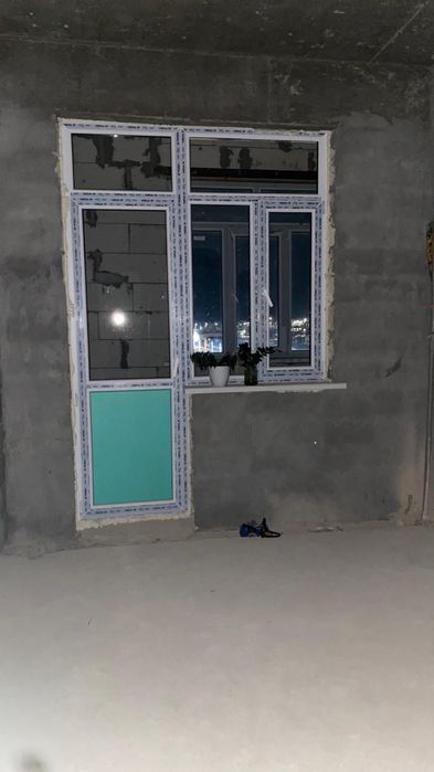 Пластиковый даери и окно