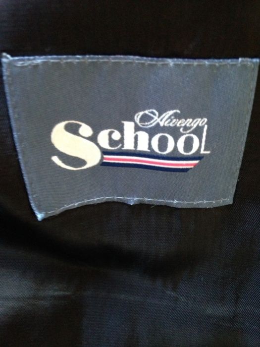 Школьные пиджаки на первоклашку и подростка, состояние идеальное.