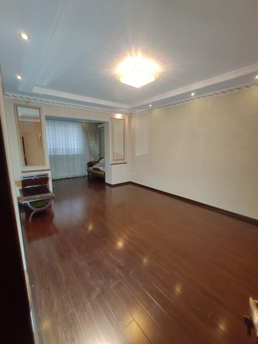 Shayhontoxur Jarariq da 5 xonali kvartira sotiladi