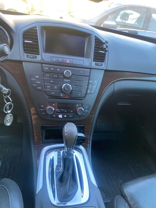 Dezmembrez opel insignia 2.0