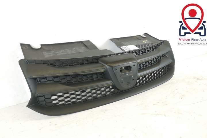 Grila Centrala Radiator Originala In Stare Buna Dacia  Logan  2 [2013