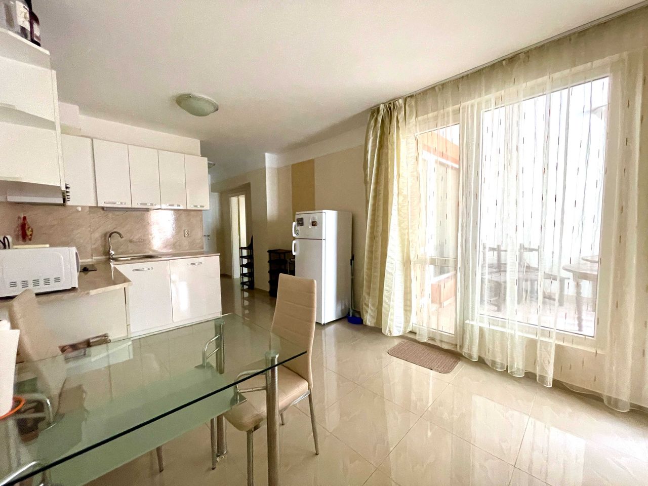 Продава се Тристаен апартамент в Поморие - 83 кв.м за 844 €/кв.м - Снимка #3