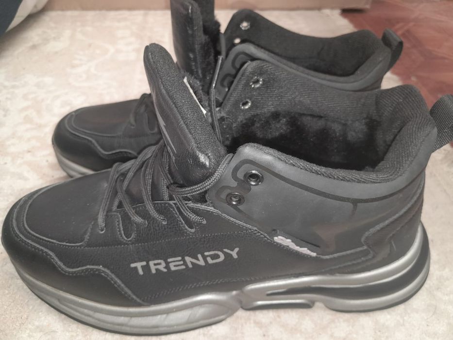 Новая зимные кроссовки мужские