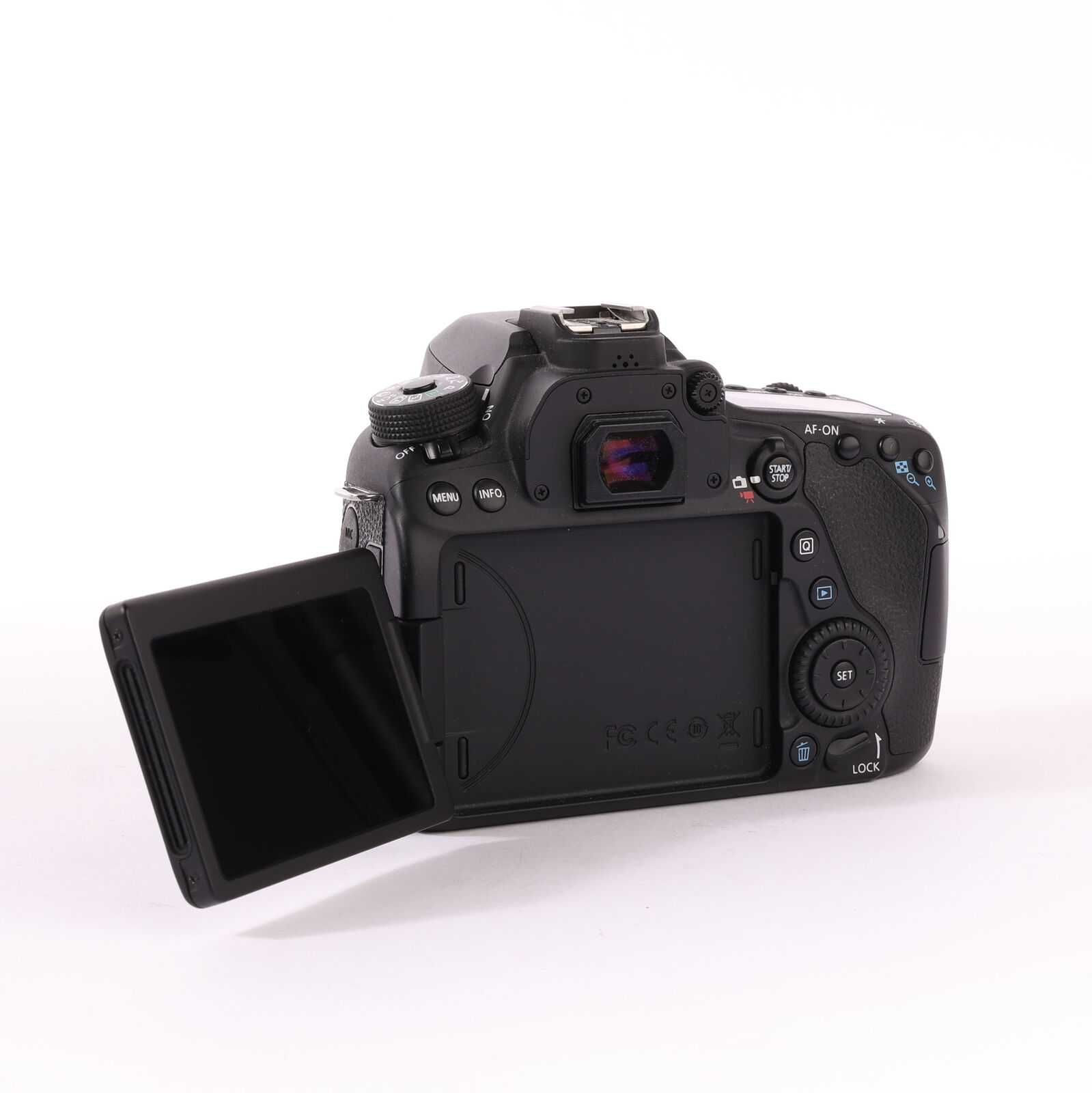 продается фотоаппарат EOS CANON 80D с объективом SIGMA 17-50mm F2.8