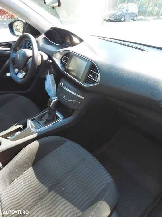 Peugeot 308 automat 2016,diesel 1.6 blueHdi,120cp,panoramic,etc.