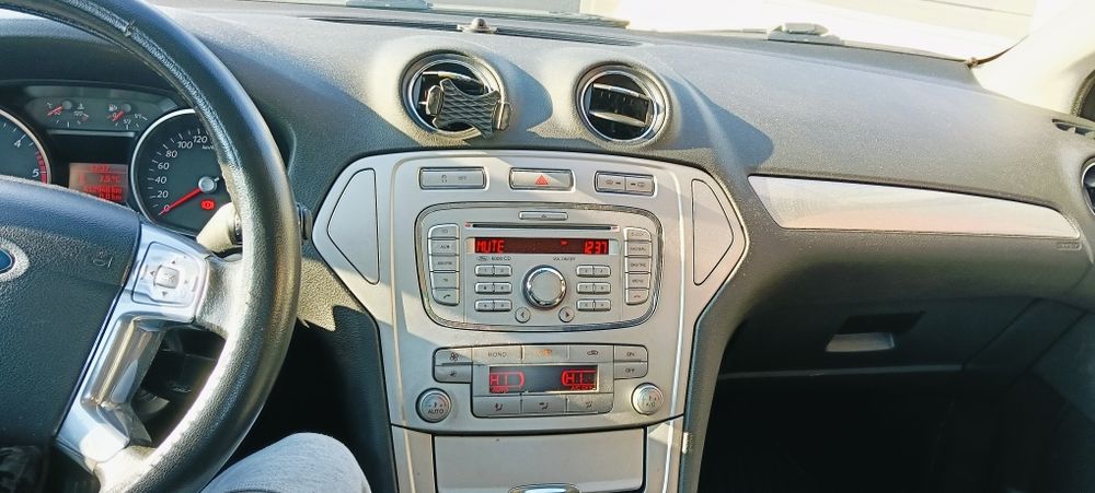 Vând Ford Mondeo mk4 1.8 tdci
