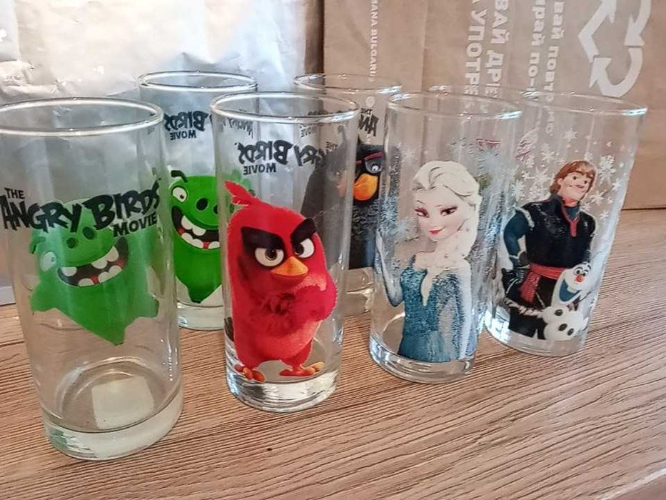 Стъклени чаши с детски мотиви
