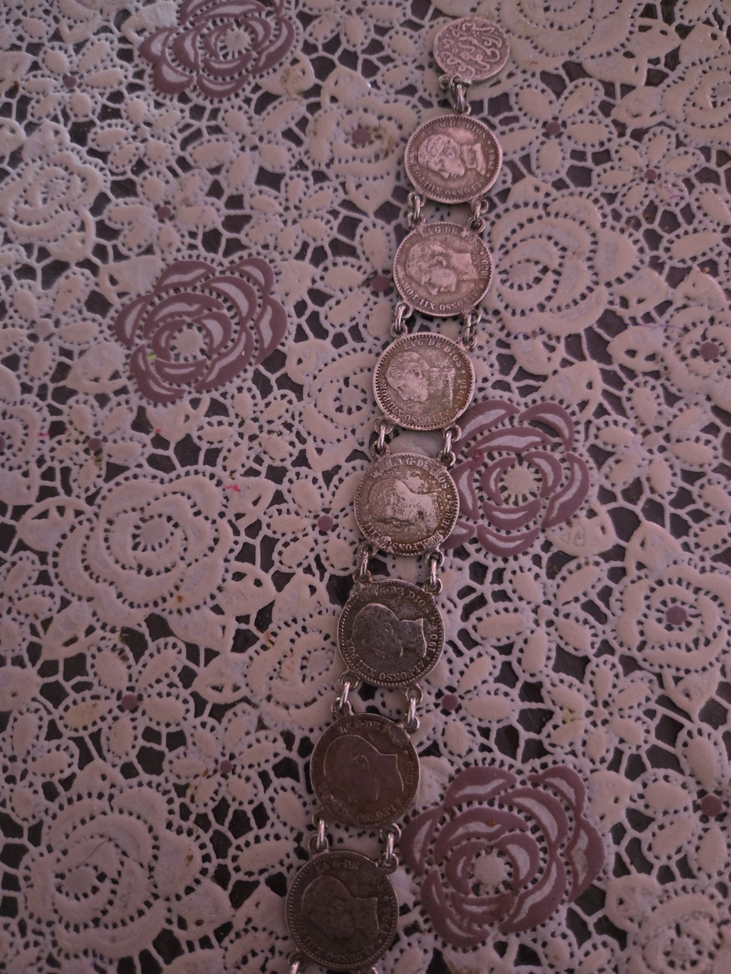 Старинна сребърна гривна.