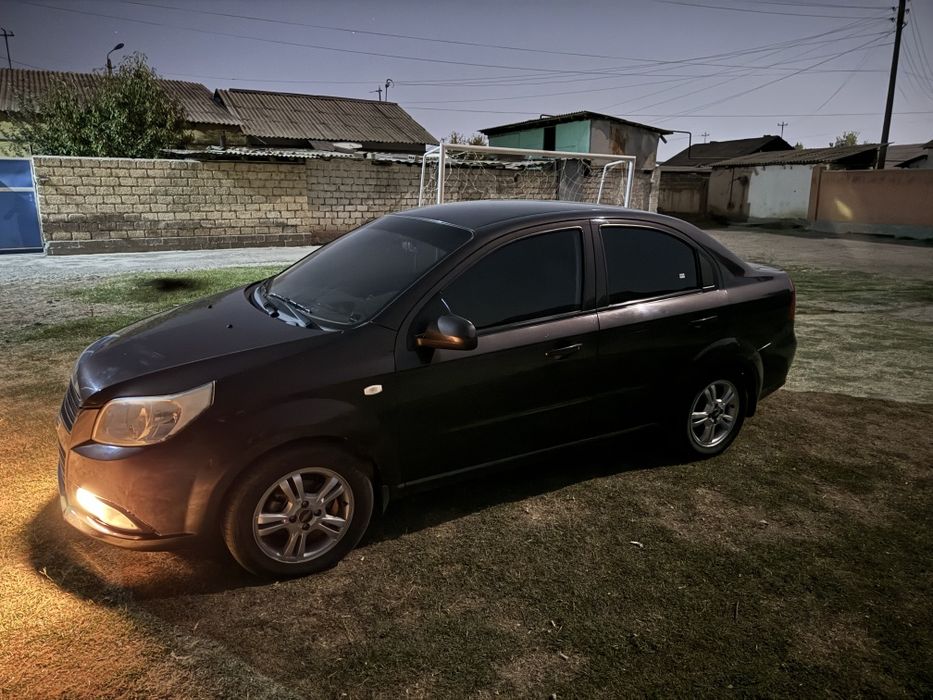 Продаётся nexia 3 A/T 2017 choco