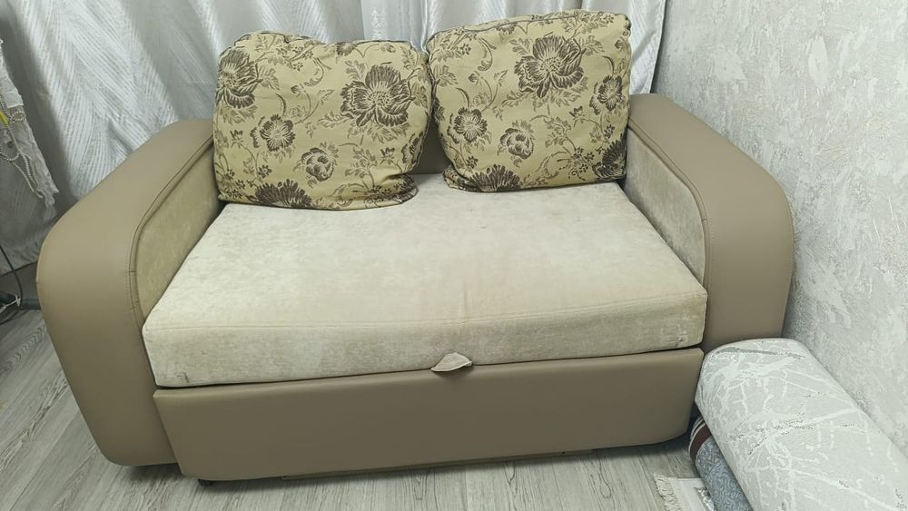 Диванчик на два места