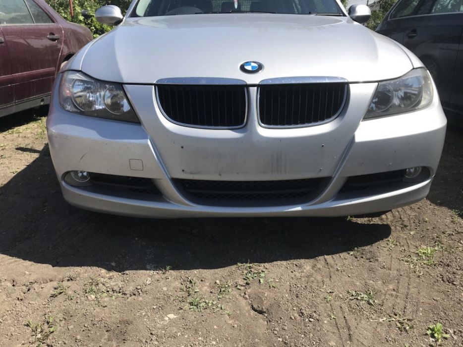 Vând bara fata, aripi, faruri, trager, capota bmw e90, e91.