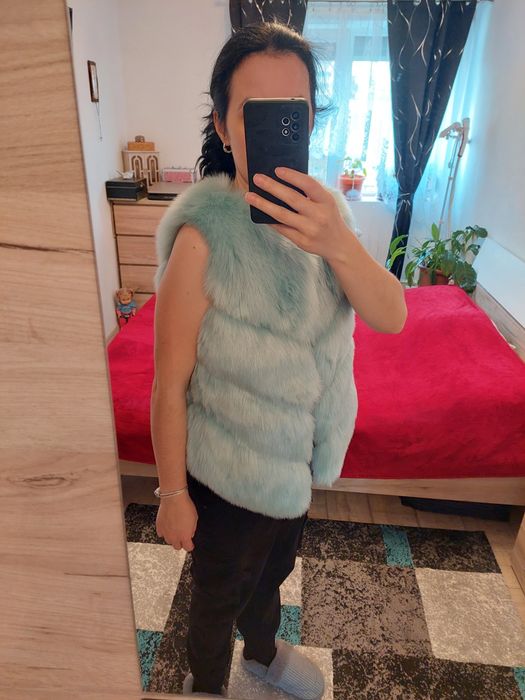 Vesta de blana noua