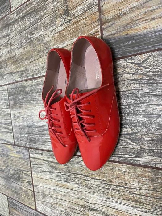 Продам кожаные туфли