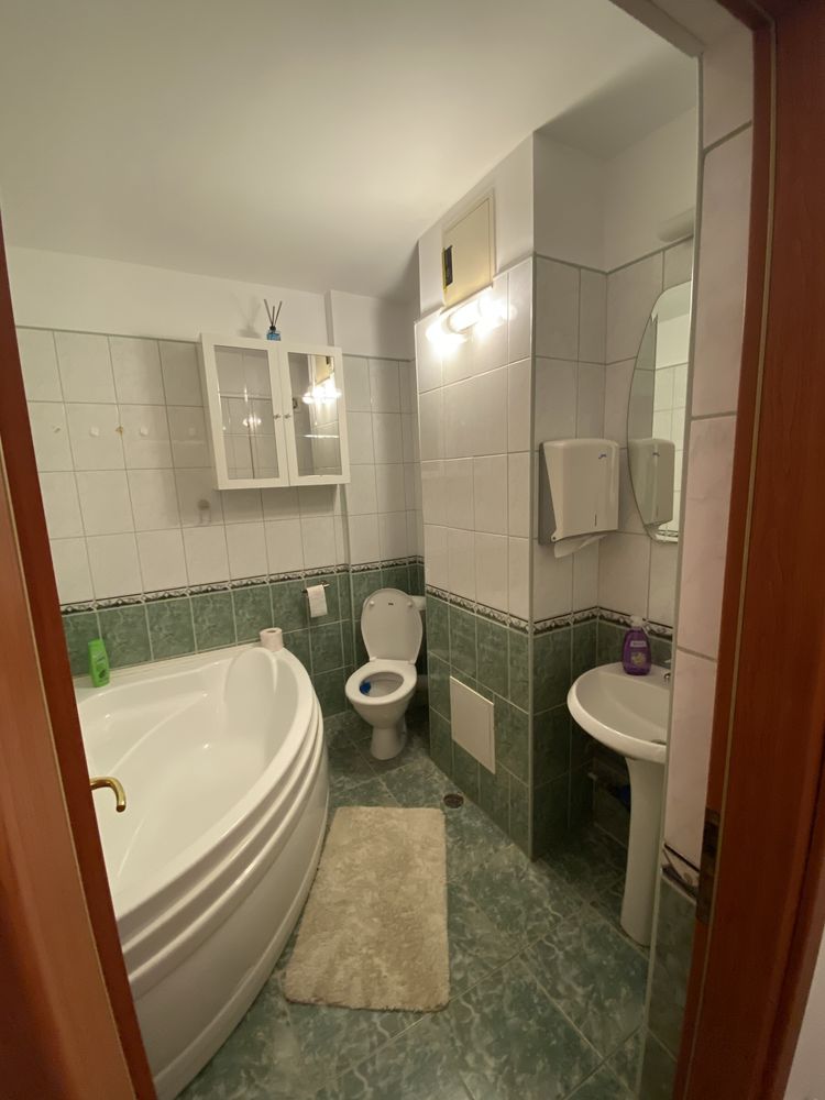 Inchiriez apartament fratii golesti