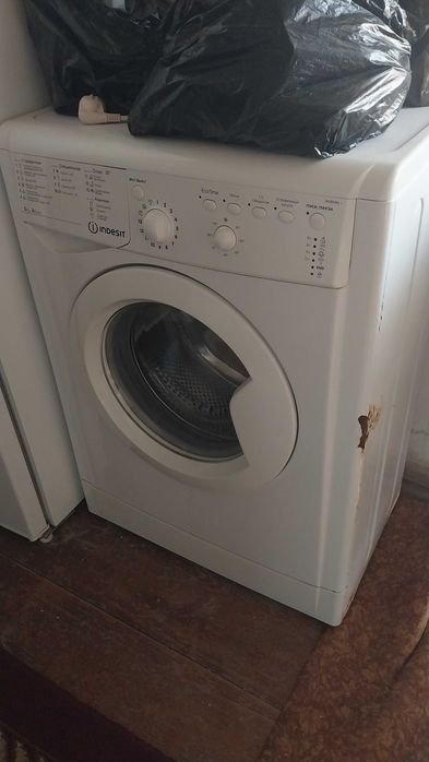Indesit kir yuvish moshinasi sotiladi
