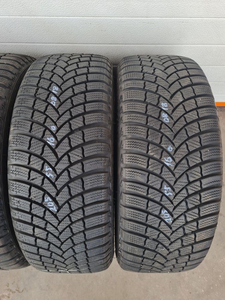 Зимни гуми 4 броя BRIDGESTONE Blizzak LM001 205 55 R16 дот 0818