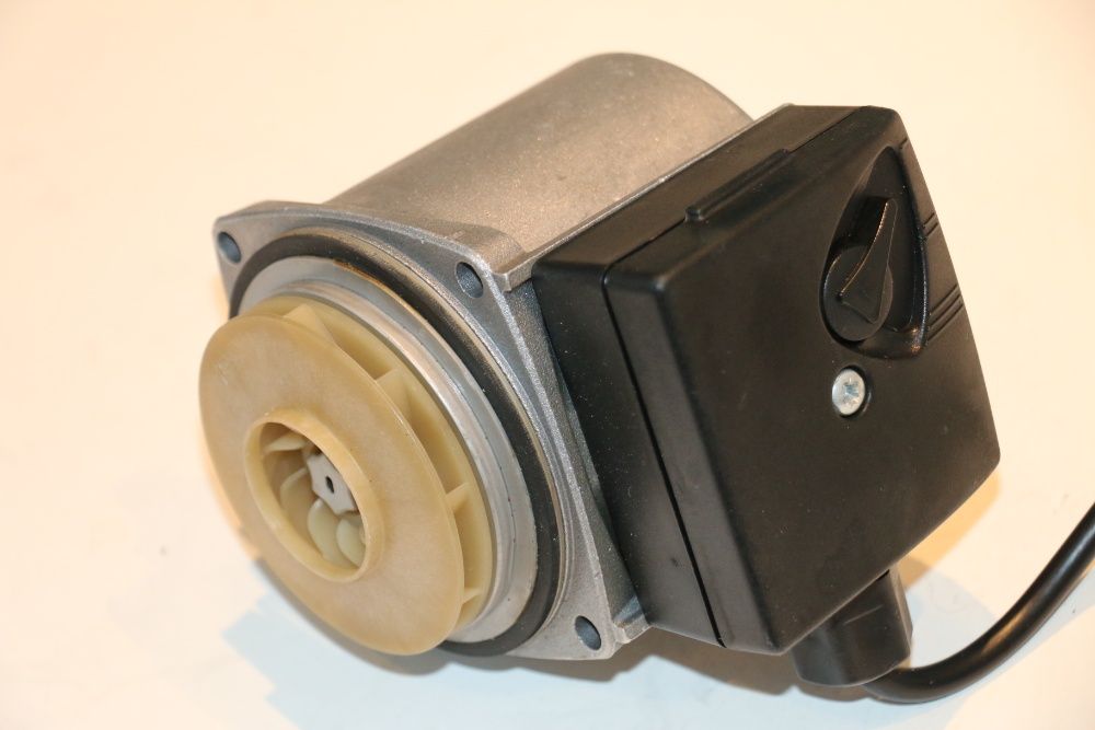 Pompa Grundfos UPS 15-50 ICHS centrala termica Immergas Eolo Star Mini