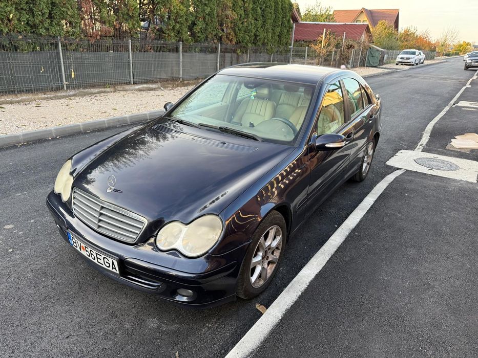Vând Mercedes Benz C class 2007