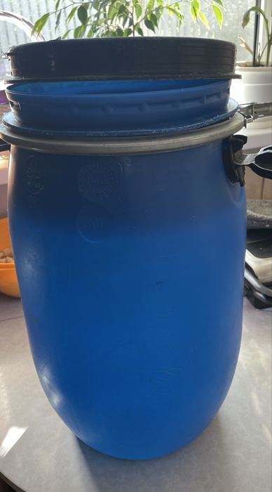 Продам бочки 30 литровые