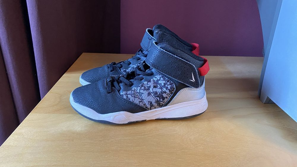 Ghete baschet marimea 32 si 33