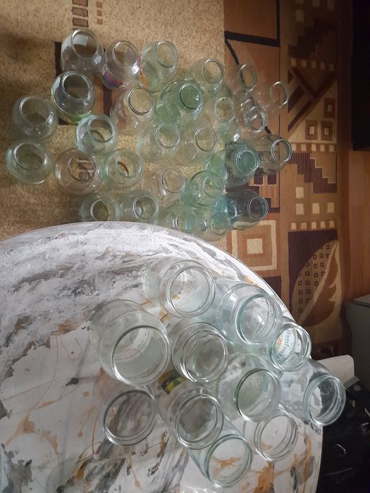 Отдам банки за шоколадку.