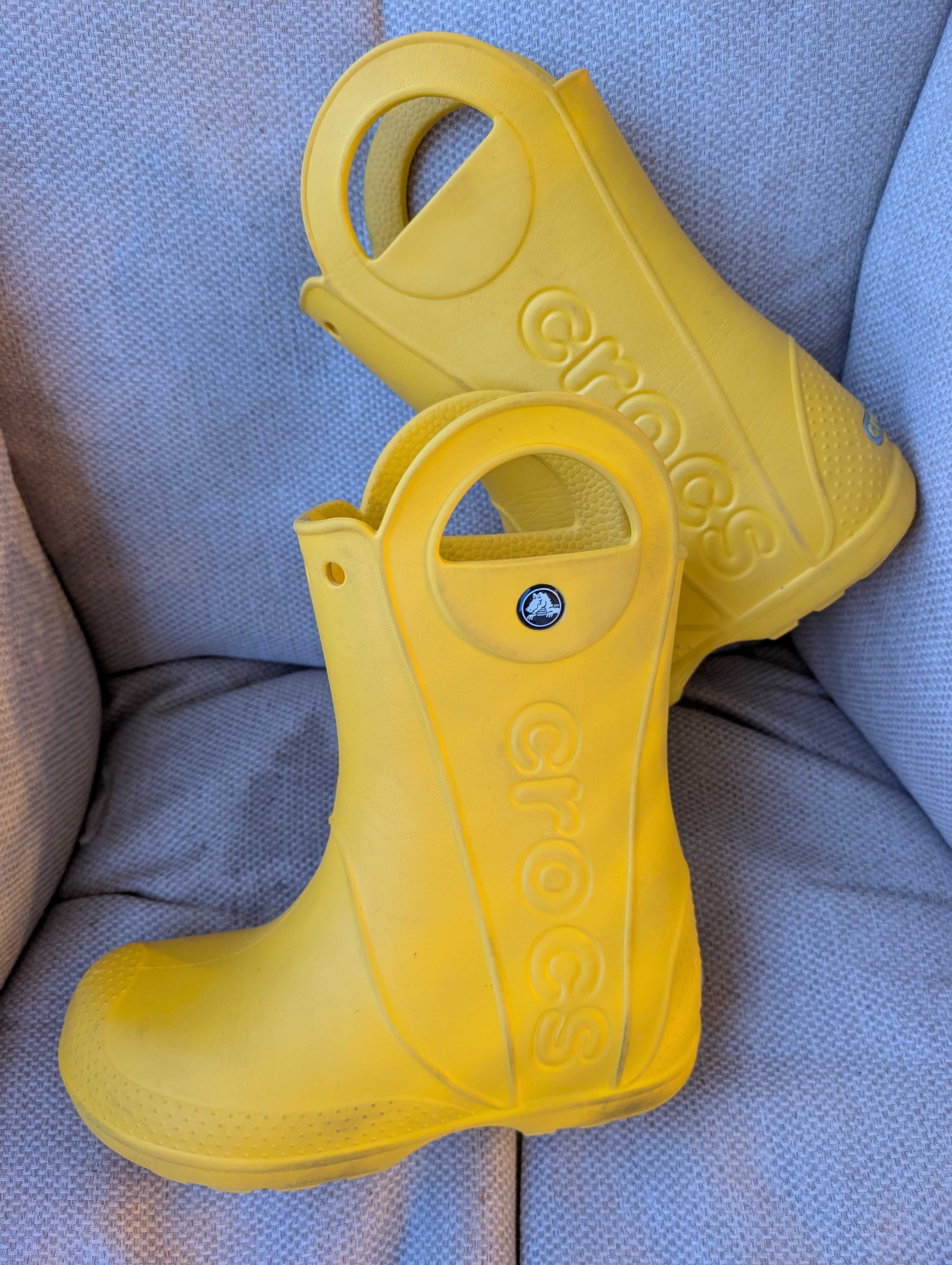 Гумени ботуши Crocs в жълто